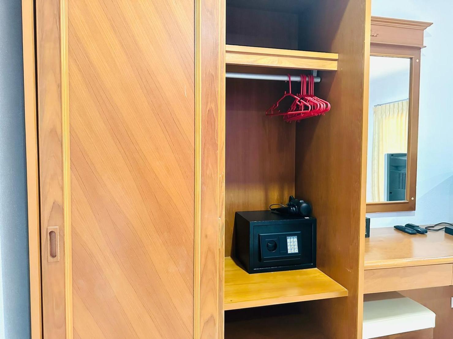 Phumin Apartment Ko Lanta Kültér fotó